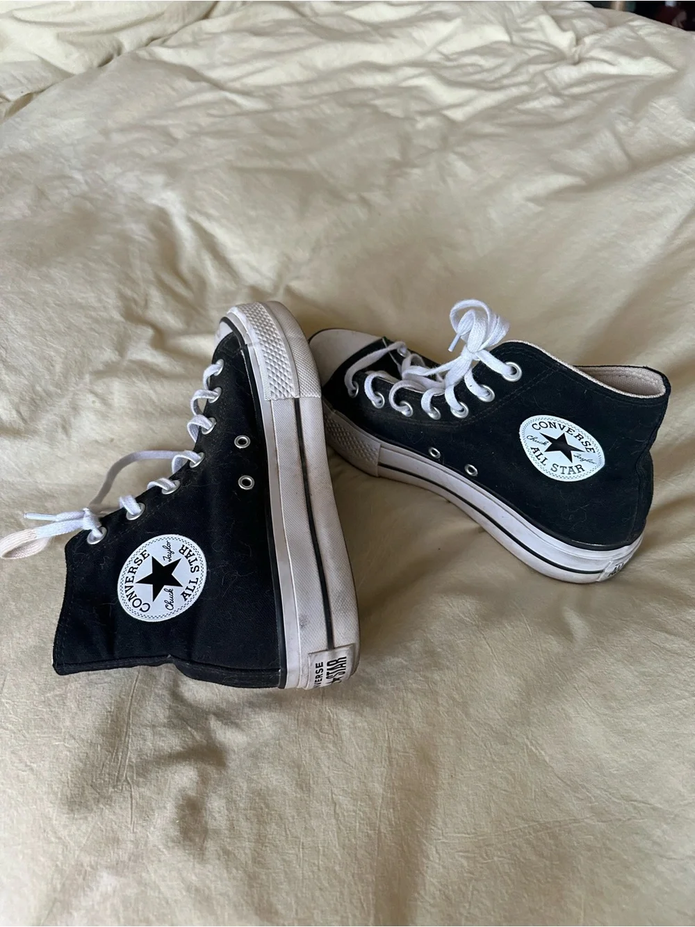 Women's Converse Chuck Taylor All Star Hi Lift Platform Sneaker. - Picture 4 of 5